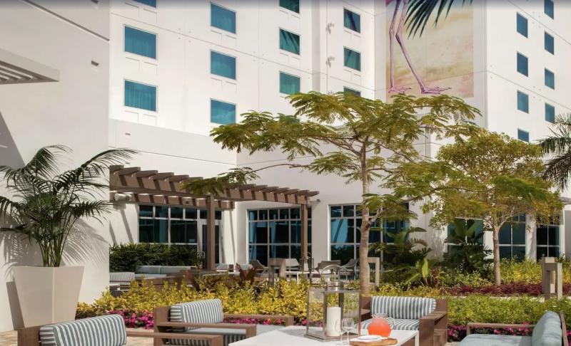 Hilton Garden Inn Miami Dolphin Mall Экстерьер фото